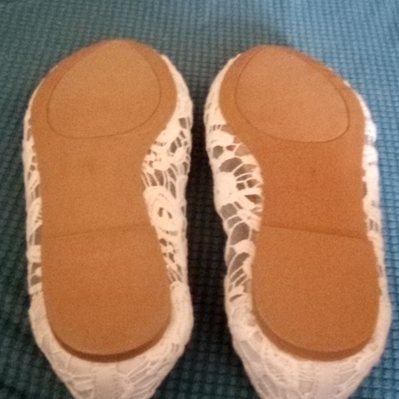 9W Torrid cream lace flats - Picture 7 of 7